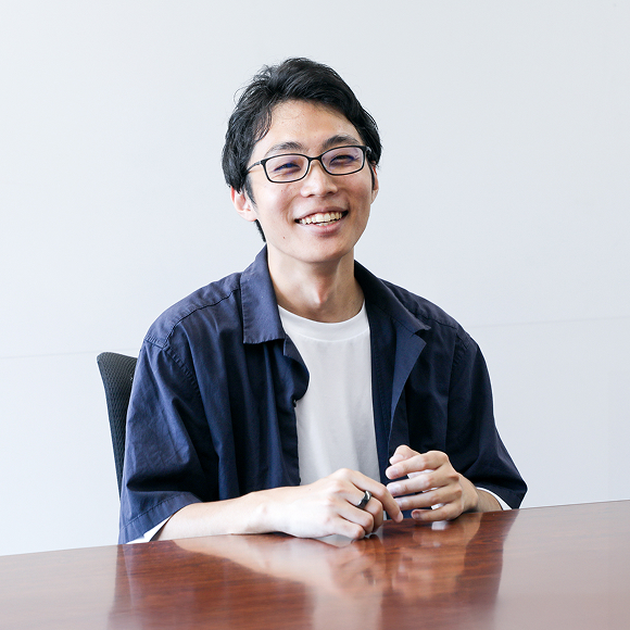 卒業生インタビュー