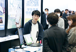 大手IT企業のスタッフと直接話せる