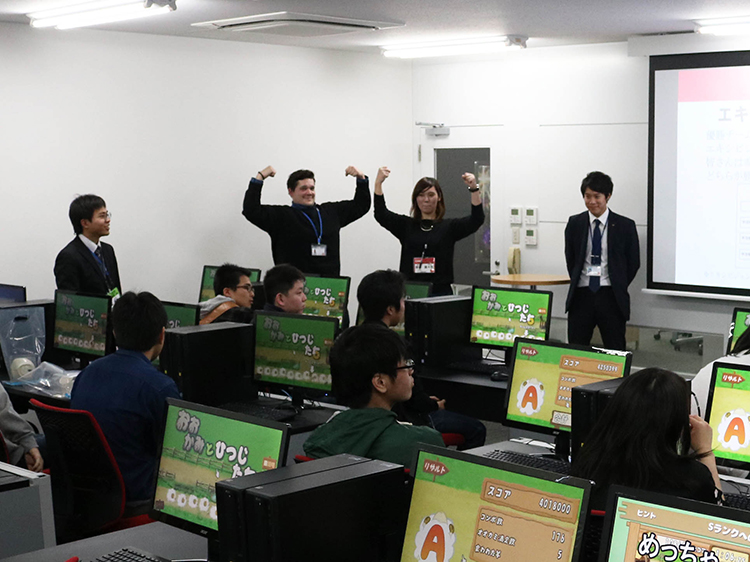 作品PLAY + 学内見学ツアー