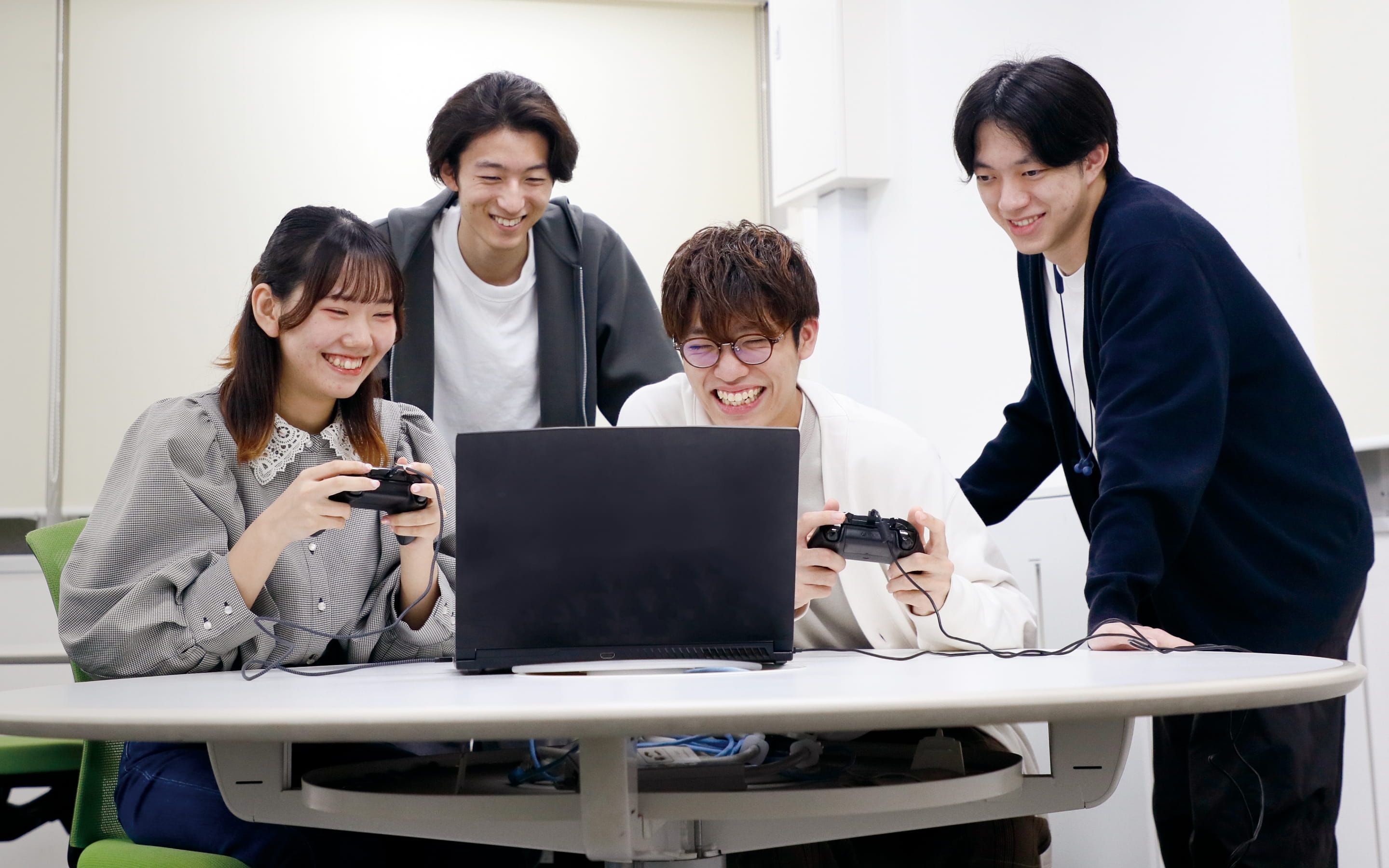 ゲーム・クリエイティブカレッジの特長｜コース一覧2027｜ゲーム専門