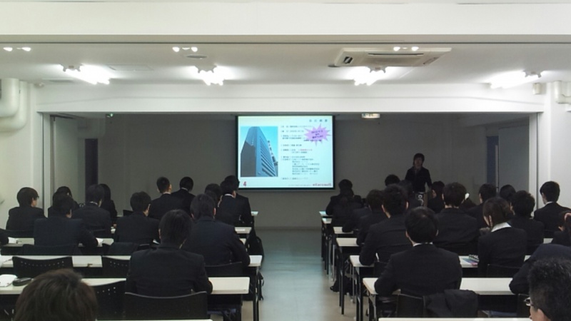 ゲーム開発会社「株式会社エイタロウソフト」の学内企業説明会が行われました!
