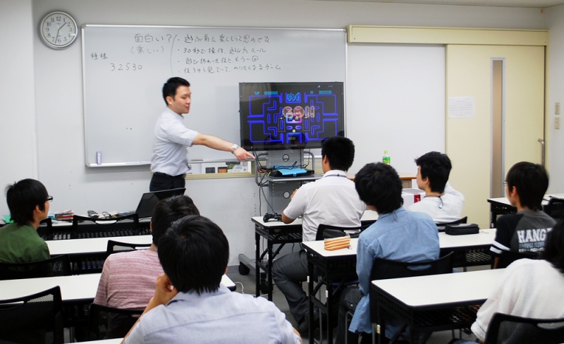 「20名のゲーム開発頭脳を、進化させる。」