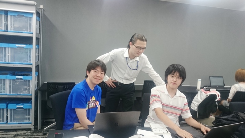 卒業生が遊びに来ました！