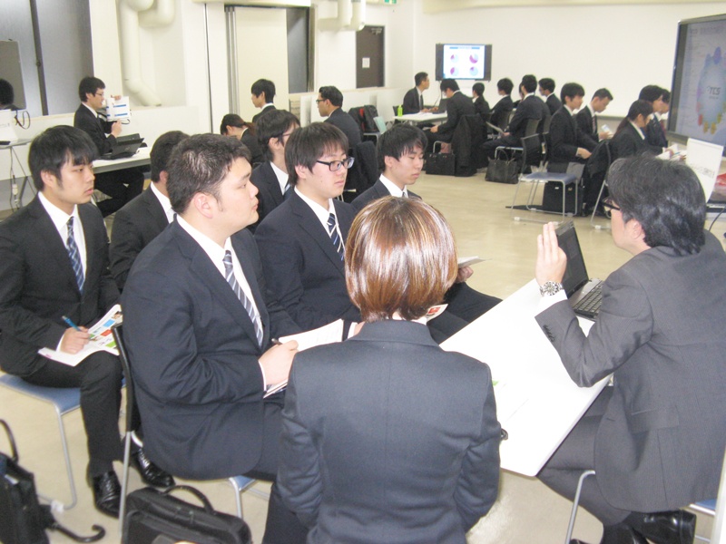 学内にてIT合同企業説明会を実施しました！