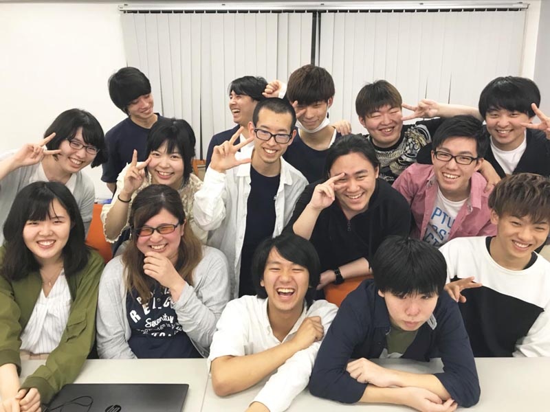 SHRでポートフォリオ展示会を行いました！