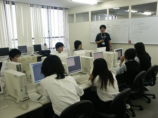 【学校見学】大阪府立港高校の生徒さんが来られました。