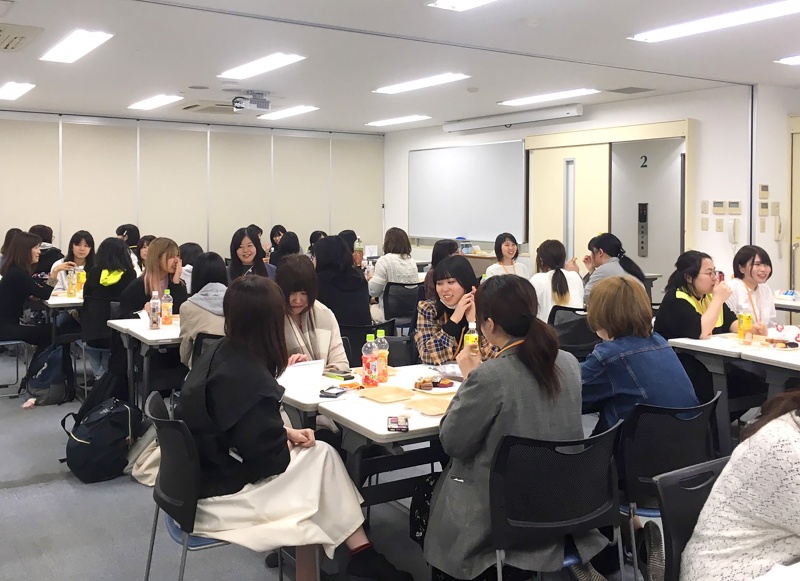 秋の「女子学生ランチ交流会」を実施しました！