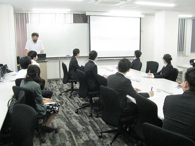 日本ITビジネス専攻２年生対象 学内企業説明会開催