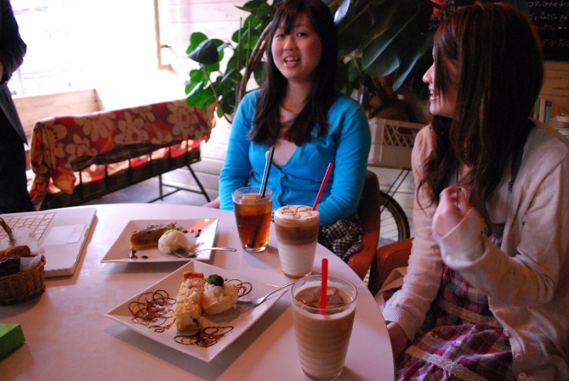 【ちょっと一息♪】お洒落なカフェで在校生を撮影～！